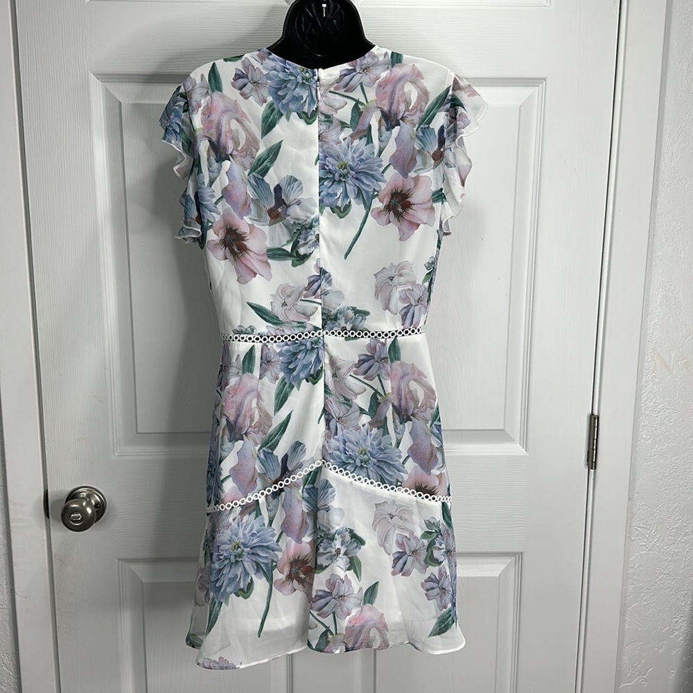 NEW Lulus Art Of Love Multi Floral Print Ruffle Mini Dress V-Neck Sz M - Picture 10 of 12